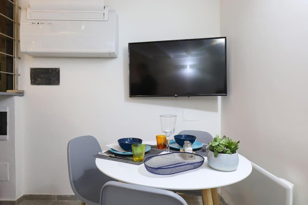Cozy Loft Navigli, Close To Duomo And Bocconi - Italy Flat Vacation Милано Екстериор снимка