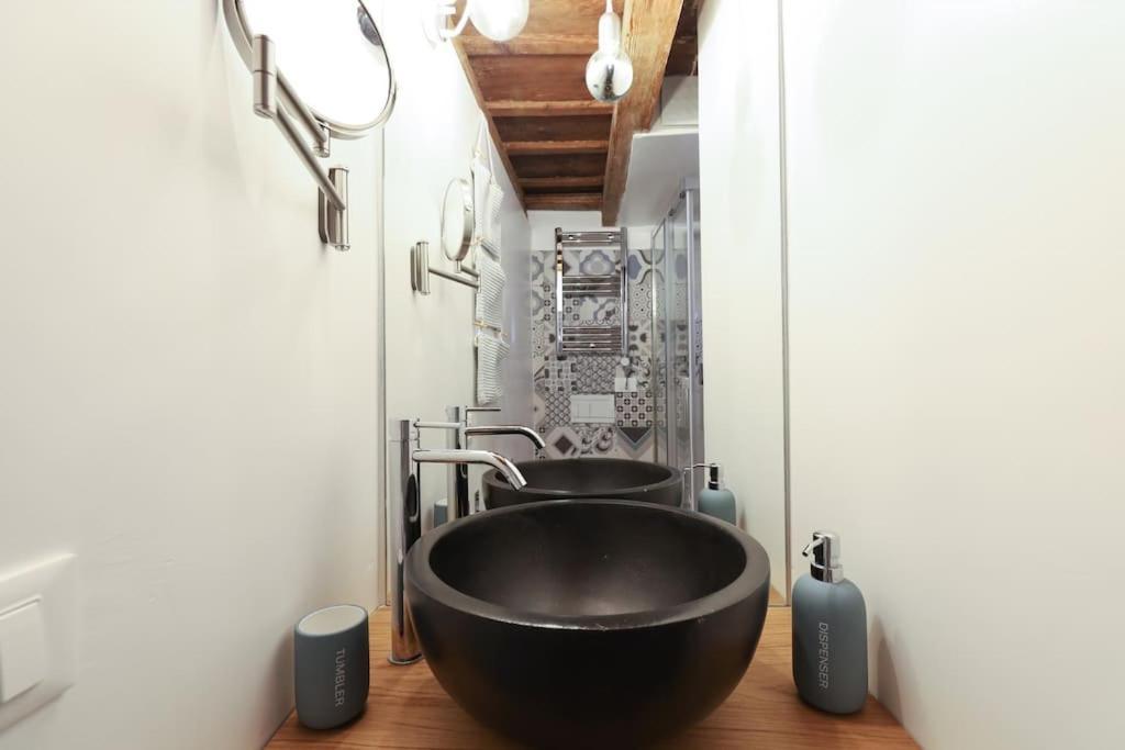 Cozy Loft Navigli, Close To Duomo And Bocconi - Italy Flat Vacation Милано Екстериор снимка