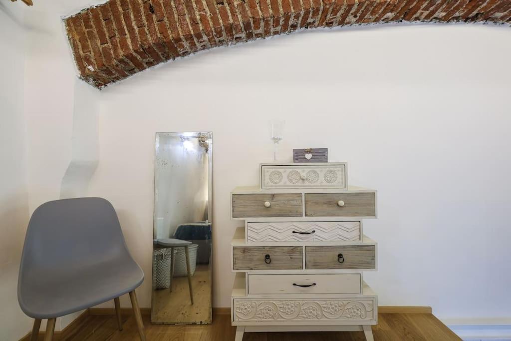Cozy Loft Navigli, Close To Duomo And Bocconi - Italy Flat Vacation Милано Екстериор снимка